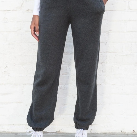 Brandy Melville Black Joggers - Picture 3 of 4